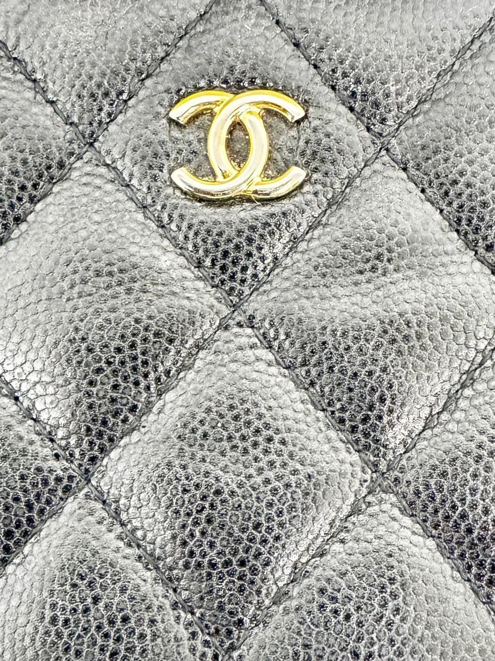 CHANEL elegant quilted